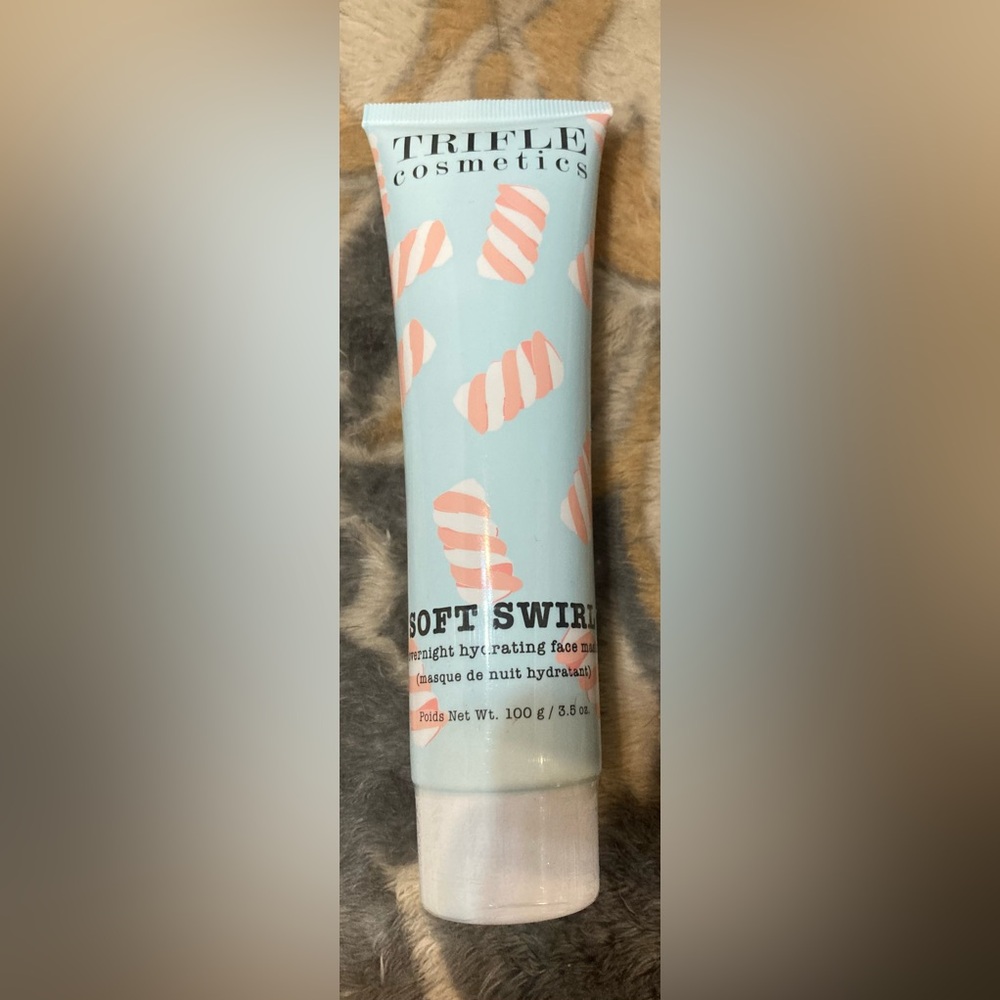 NEW Trifle cosmetics soft swirl.